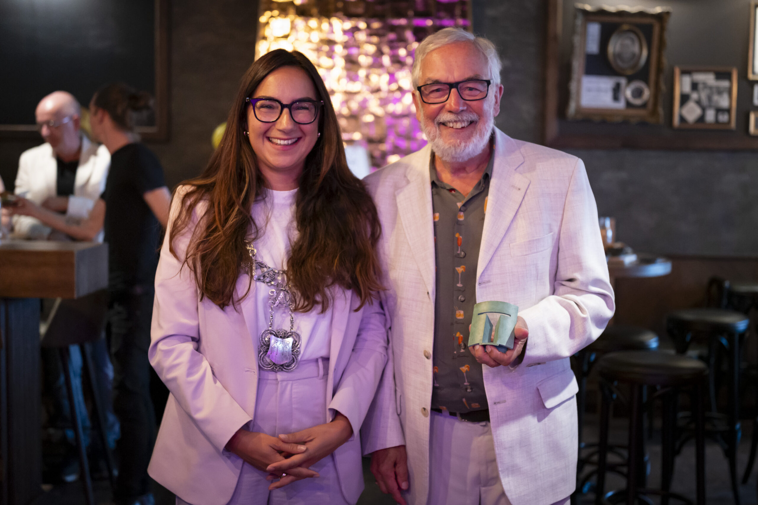 Theo van Iersel en wethouder van Cultuur Hülya Kat. Foto: Joris Buijs fotografie